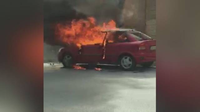 КОЛА СЕ ЗАПАЛИ НА ИЗХОДА НА ТУНЕЛ НА МАГИСТРАЛА „ХЕМУС“ MEDIAMIX МЕДИЯМИКС-НОВИНИТЕ НА ЕДНО МЯСТО