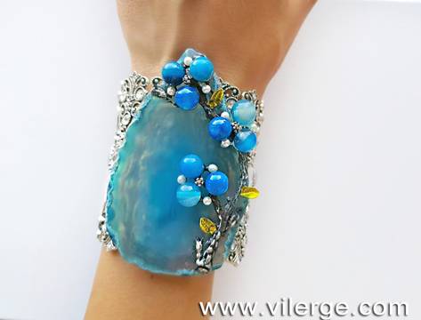 ЕСТЕСТВЕНИ КАМЪНИ И БИЖУТА ЗА СЕЗОН ЕСЕН