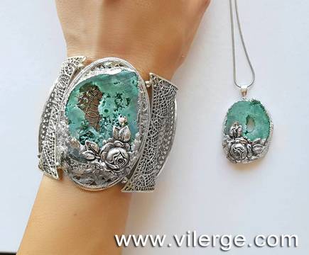 МОДНИ БИЖУТА ЗА ЕСЕНТА И ТОП ГРИВНИ ЗА ЖЕНИ