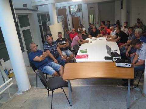 Трудно начало за Козаро, без изненади на старта в областната група