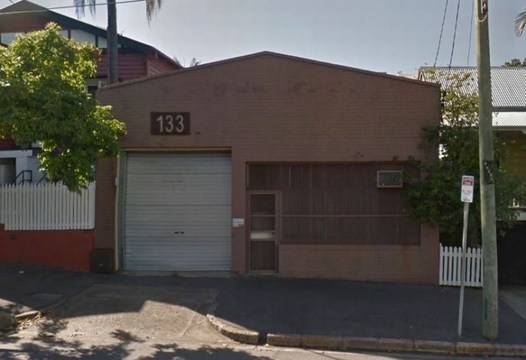 Този привидно невзрачен склад се продава за 1 милион паунда! Ще останете изумени какво се крие зад вратата (СНИМКИ)