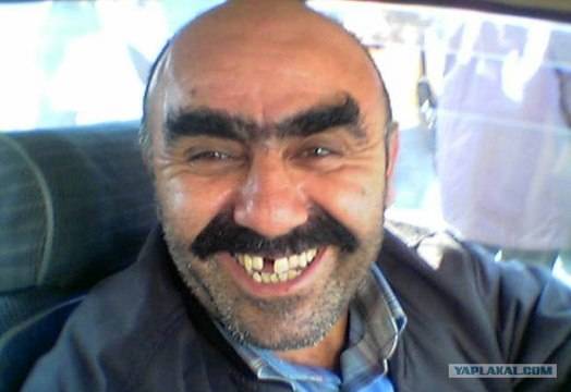 Измисленият свят на „преуспелия“ емигрант