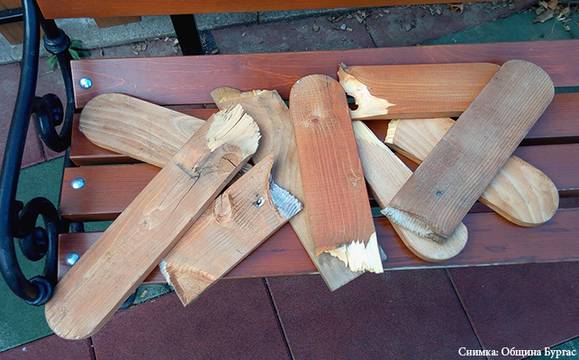 Вандали потрошиха новата площадка в ДГ „Чайка“