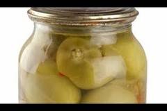 Зелени домати в буркани