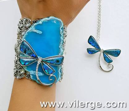 МОДА И ТЕНДЕНЦИЯ ЗА ЕСЕНТА С ТОП БИЖУТА ЗА ЖЕНИ