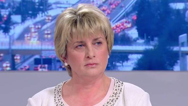 Весела Лечева: България е на дъното, защото 10 години един човек я управлява между 2 карета карти и едно мачле