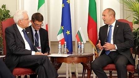 Президентите на България и Италия се обявиха за общи решения за миграцията