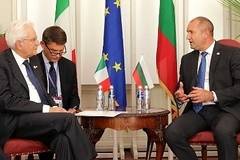 Президентите на България и Италия се обявиха за общи решения за миграцията