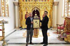 РАЗГОВОР С ПАЗИТЕЛИТЕ НА ЧУДОТВОРНАТА ИКОНА „ЦАРИЦАТА, НОСЕЩА РАДОСТ”