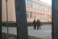 ПРЕЗ ЦЯЛАТА УЧЕБНА ГОДИНА ПОЛИЦАИ БДЯТ КРАЙ ВАРНЕНСКИТЕ УЧИЛИЩА MEDIAMIX МЕДИЯМИКС-НОВИНИТЕ НА ЕДНО МЯСТО