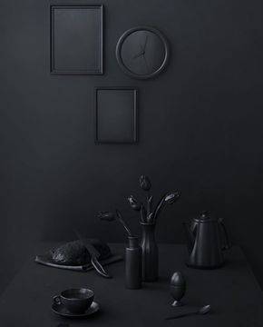 ЧЕРНОТО… е такъв забавен цвят