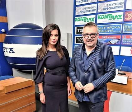 Диляна Матеева засвири своята модна мелодия и публиката я аплодира на крака