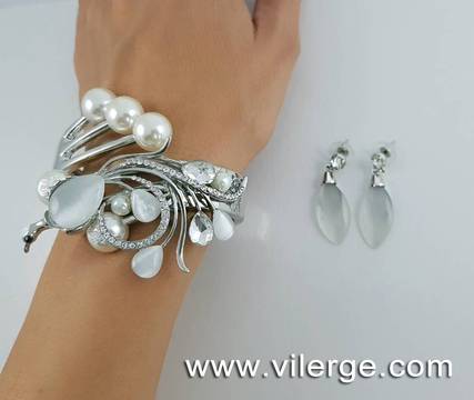 СРЕБЪРНИ БИЖУТА С ПЕРЛИ ЗА КОЛЕДА 2018-2019