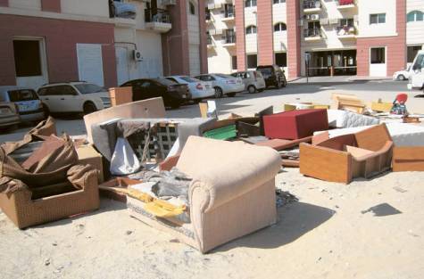 Изхвърляне на стари мебели и боклуци Бургас
