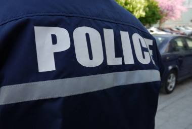 Задържаха 22-годишен с пистолет и наркотици