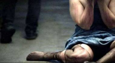 Приятели на баща отвлекли дъщеря му и осем часа групово изнасилвали студентката