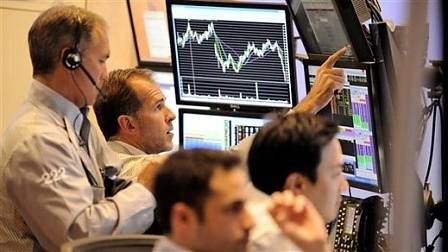 Младежи теглят кредити, за да играят на фондовите борси