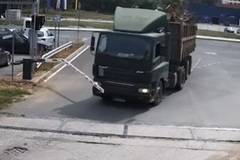 ШОФЬОР НА КАМИОН ПОМЕТЕ НОВ И МОДЕРЕН ЖП ПРЕЛЕЗ MEDIAMIX МЕДИЯМИКС-НОВИНИТЕ НА ЕДНО МЯСТО