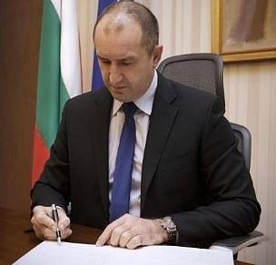 Президентът е подписал указа за освобождаване на Младен Маринов