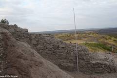 Откриха неизвестна досега крепостна стена и кула при разкопките на Русокастро