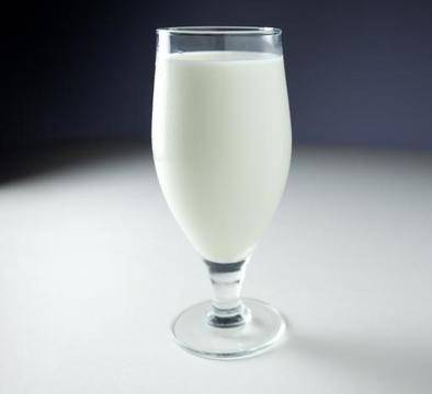 Пълномасленото мляко пази от болести на сърцето и инсулт
