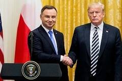 САЩ и Полша разширяват сътрудничеството си в отбраната и разузнаването