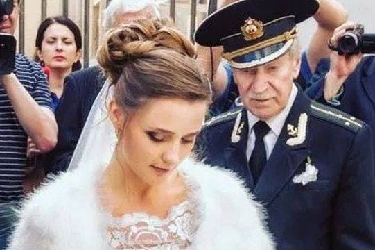 87-годишният Иван се развежда с 27-годишната Наталия! Отказвала му секс, защото се страхувала, че ще… (СНИМКИ)