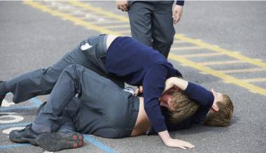 16-г. ученик пострада при сбиване в училищен двор в Благоевград