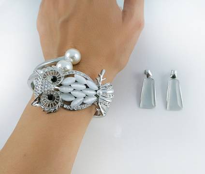 БЯЛА КОЛЕКЦИЯ БИЖУТА И СРЕБРО ЗА ЗИМА