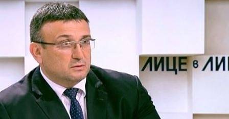 Младен Маринов: Не мога да търся сметка на президента за коментарите, а и не бива