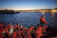 Испански спасители оказаха помощ на над 440 мигранти в Средиземно море