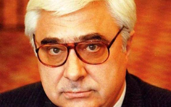 Помните ли премиера на България Андрей Луканов? Ето как живее неговото семейството 21 години след бруталния му разстрел