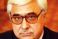 Помните ли премиера на България Андрей Луканов? Ето как живее неговото семейството 21 години след бруталния му разстрел