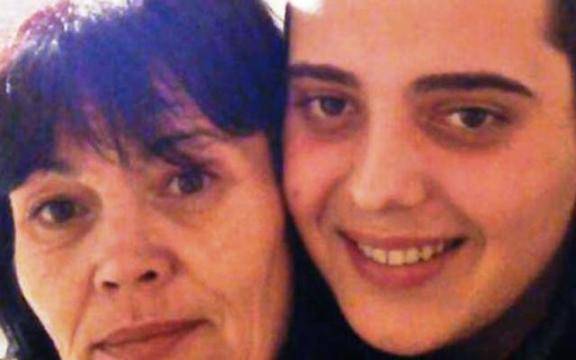 18-годишен ученик разтресе България: „Заради вас, депутати, майка ми работи от 10 години в чужбина“ (ВИДЕО)