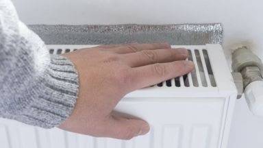 КЕВР: ПАРНОТО И ТОПЛАТА ВОДА ЩЕ ПОСКЪПНАТ СРЕДНО С 8% ОТ НАЧАЛОТО НА ОТОПЛИТЕЛНИЯ СЕЗОН MEDIAMIX МЕДИЯМИКС-НОВИНИТЕ НА ЕДНО…