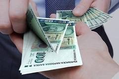 Кредитирането расте на фона на високо ниво на лошите заеми
