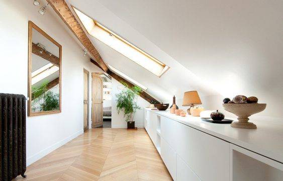 Къща с тавански етаж: предимствата на стаите под покрива