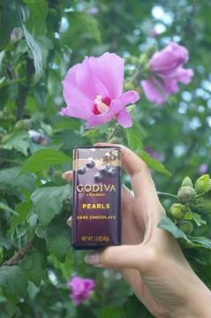 Шоколади: Godiva Chocolatier Dark Chocolate Pearls