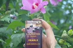 Шоколади: Godiva Chocolatier Dark Chocolate Pearls