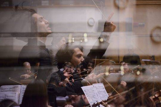 Маестро Камджалов, вие дирижирате Вселената!