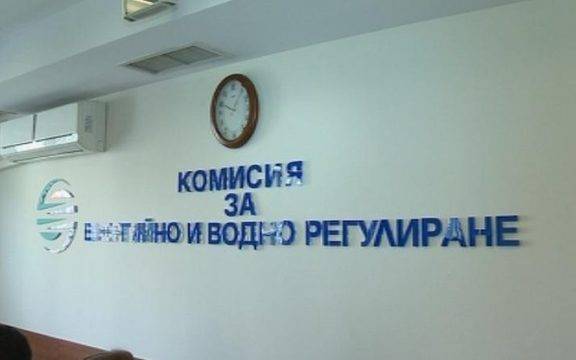 Зимна честитка: Повишават парното и топлата вода от днес