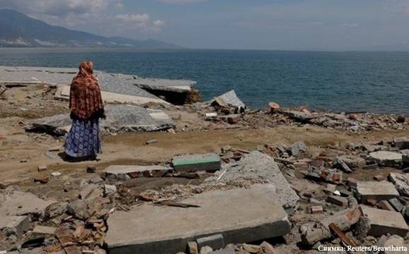 Броят на жертвите в Индонезия надхвърли 1 300 души