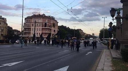 Протестиращите майки на деца с увреждания блокираха“ Орлов мост“ в София