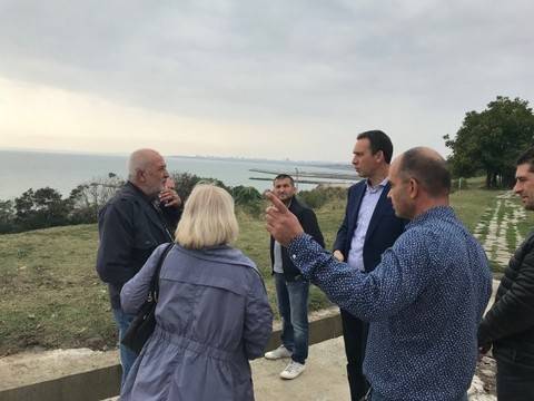 Предприемат спешни мерки за укрепване на свлачищата в бургаския квартал „Сарафово“