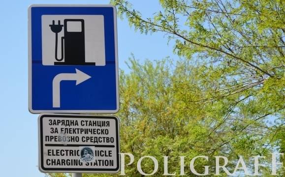 ЕП: След 2030-а над една трета от новите коли в Европа да бъдат електрически или хибридни