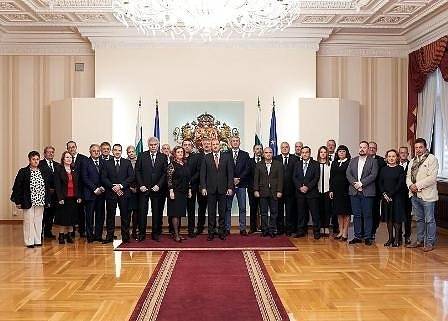 22 болници подписаха договори за дарение на апаратура от „Българската Коледа“