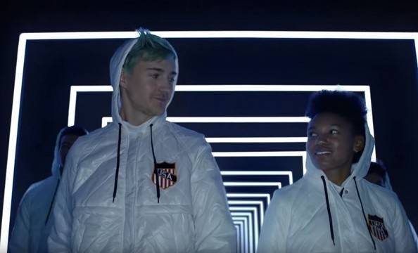 Ninja и Травис Скот в новата реклама на Samsung