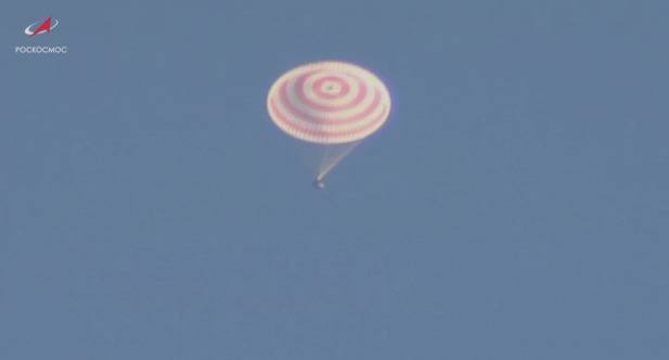 Успех: космическият кораб Союз МС-08 с трима души на борда се завърна на Земята!