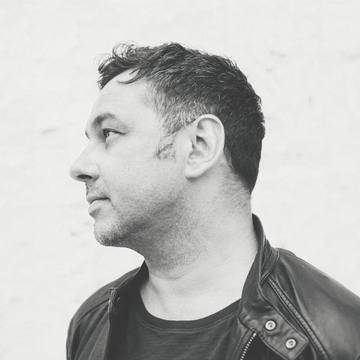 СВИЛЕН НОЕВ С „DIFFERENT“ ПОПФОЛКЛОР-МУЗИКА ЗА ВСЕКИ