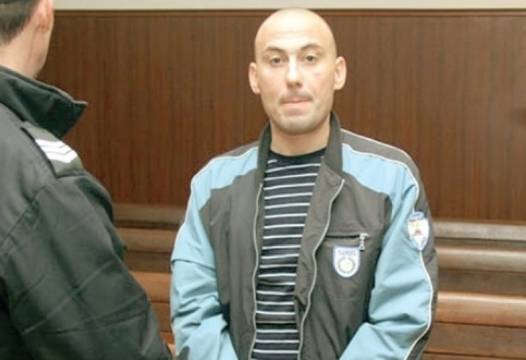 Чутовна наглост: Кървавият убиец Азис съди всички българи за 50 бона, защото изпитал дискомфорт зад решетките и не се наспал!